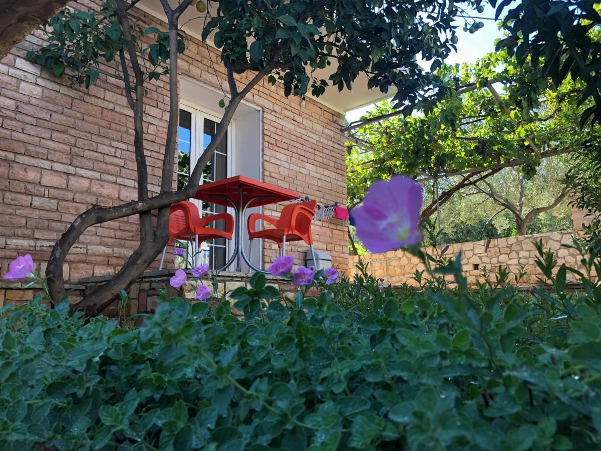 Studio mit Gartenblick