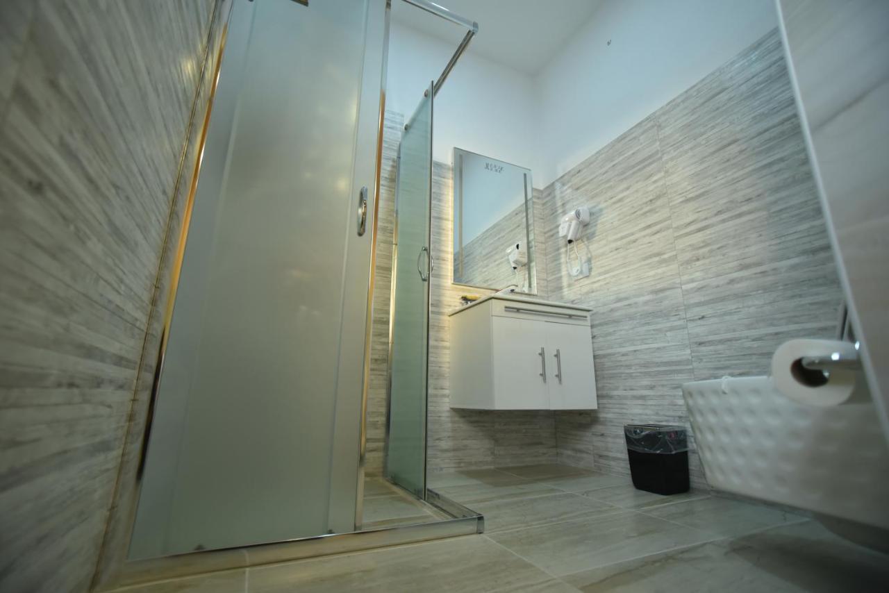 Deluxe Suite mit Whirlpool-Badewanne