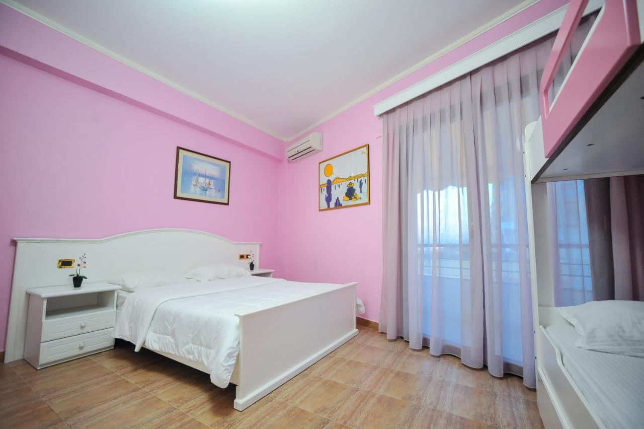 Camera Familiare con Vista Mare