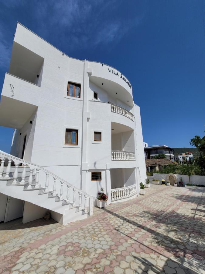 Apartment mit Balkon