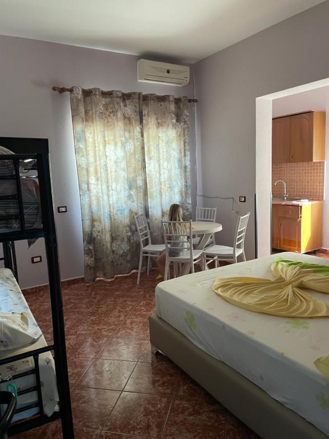 Familiensuite mit Balkon