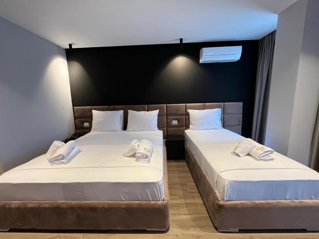 Dreibettzimmer mit Balkon