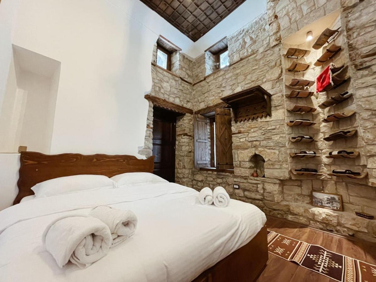Double Room,1381523822:JPEG