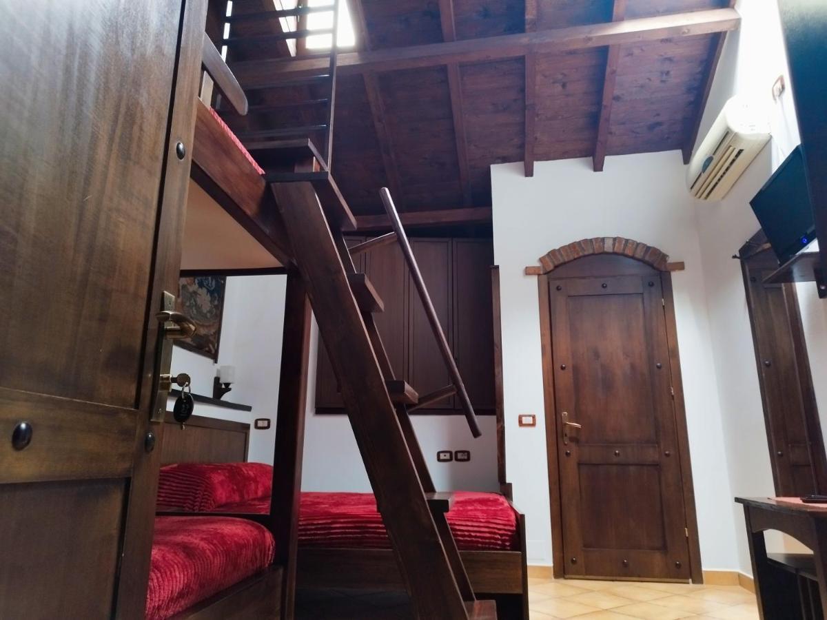 Family Room,1393675856:JPEG