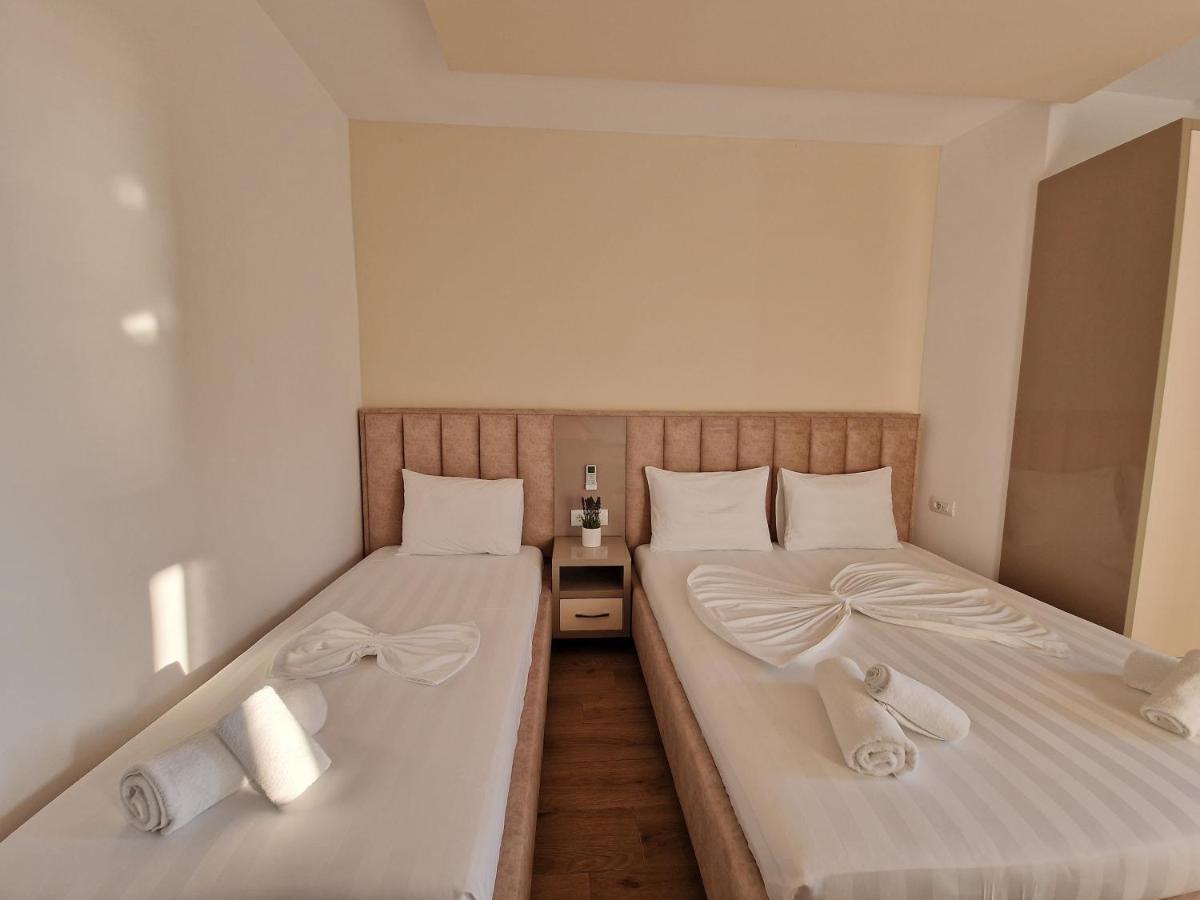 Triple Room with Balcony,1420158642:JPEG