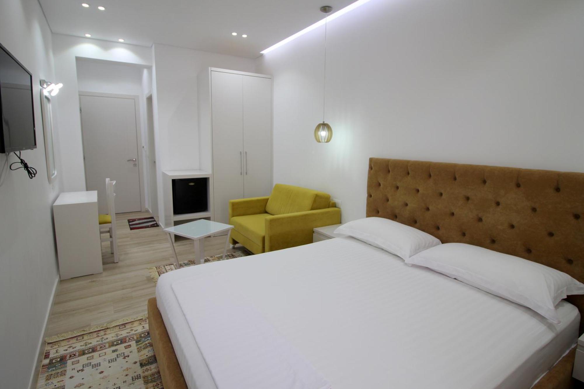 Triple Room with City View