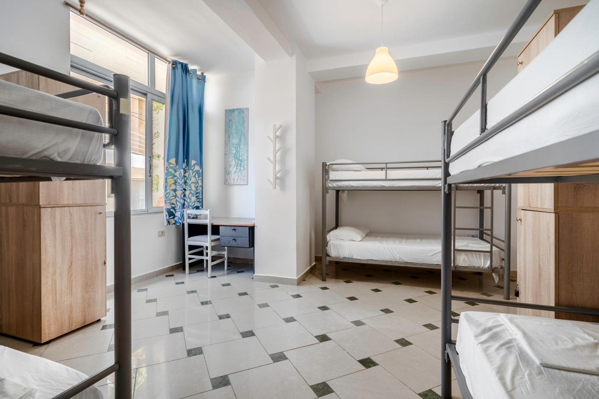 Bed in 6-Bed Mixed Dormitory Room