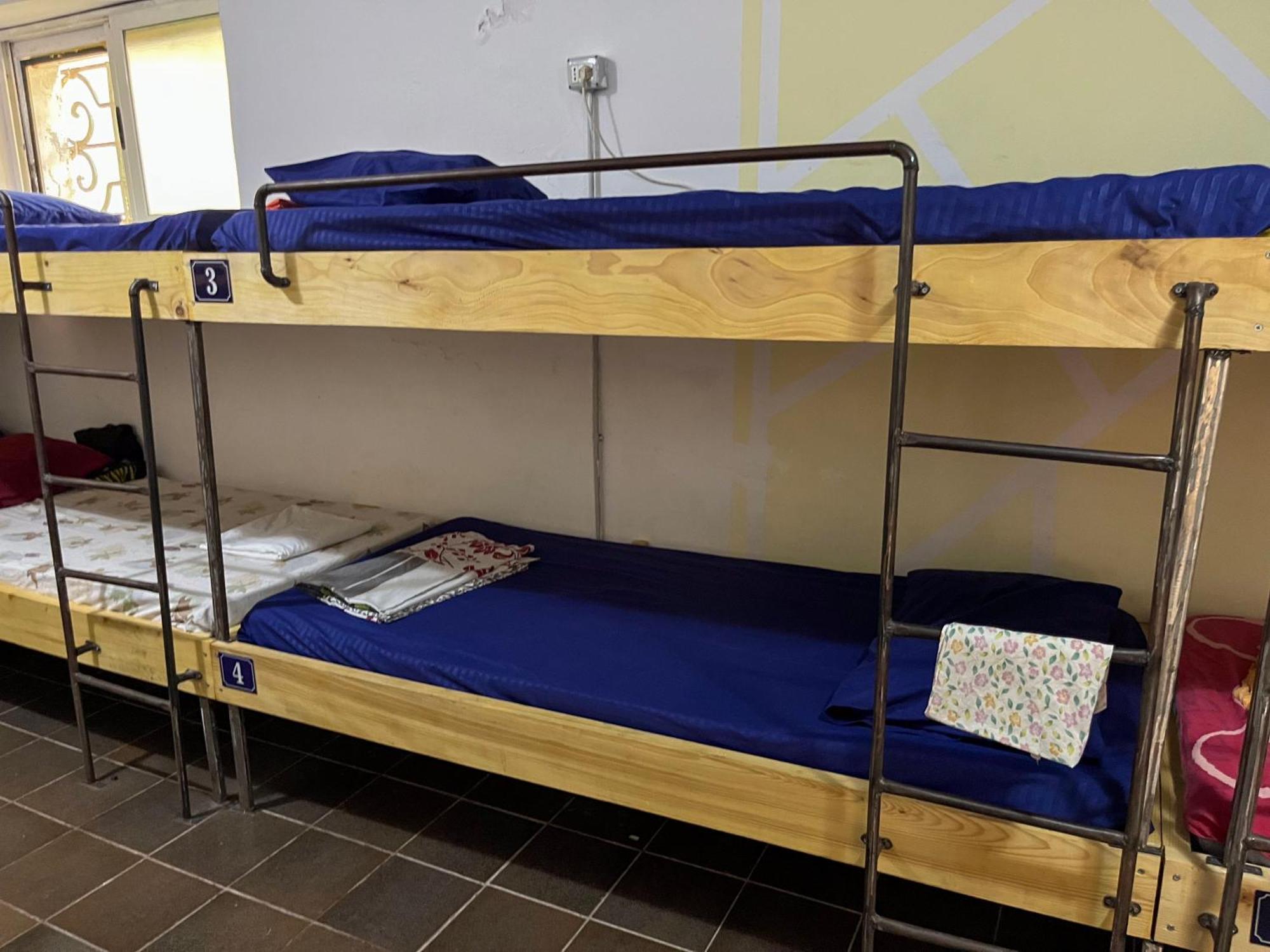 Etagenbett im gemischten Schlafsaal