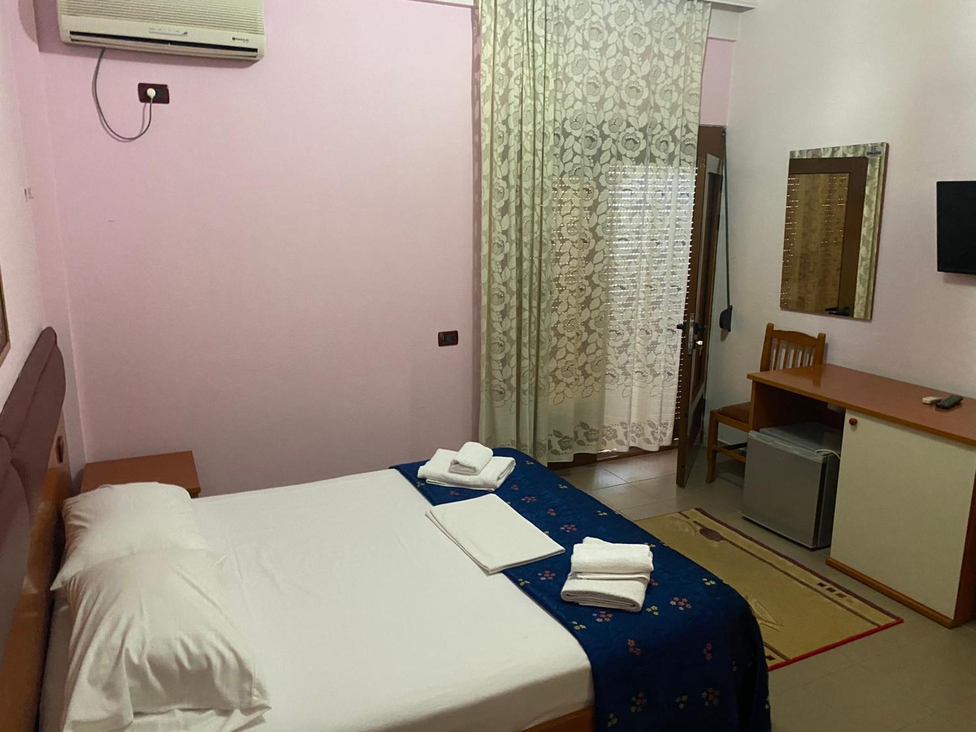 Double Room,1554022300:JPEG