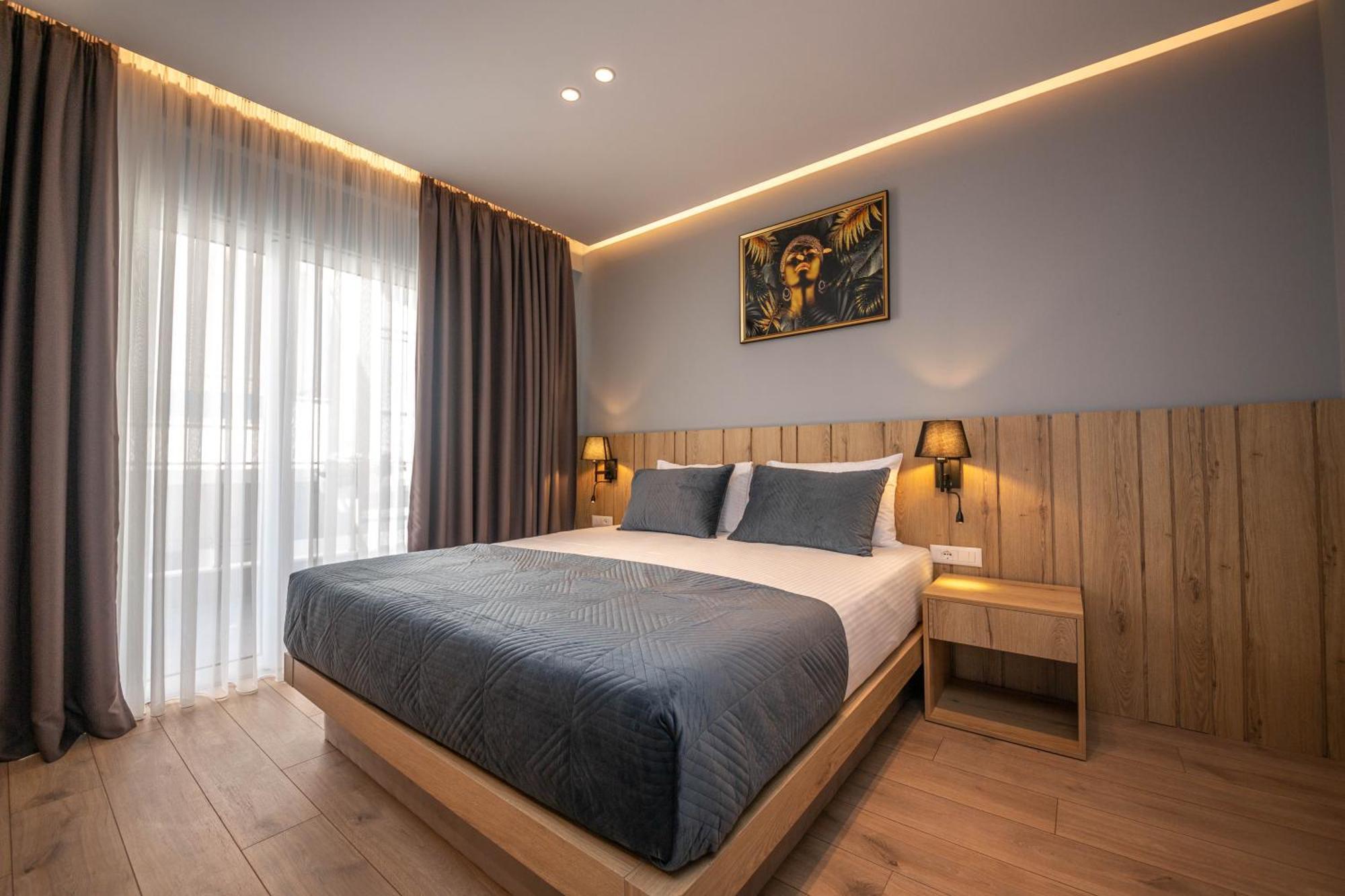 Deluxe Family Suite with Balcony and Sea View