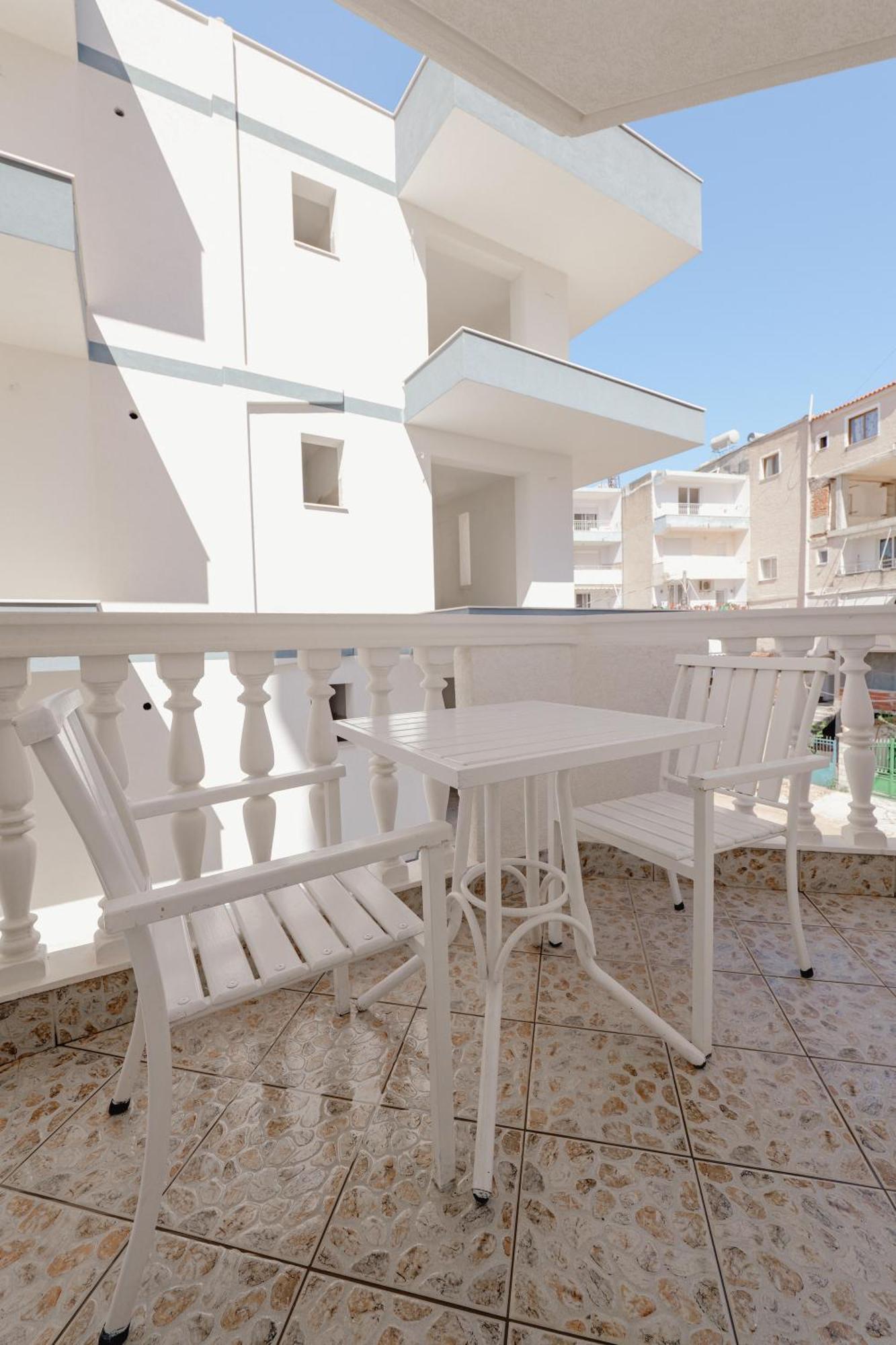 Appartamento con 2 Camere da Letto e Balcone