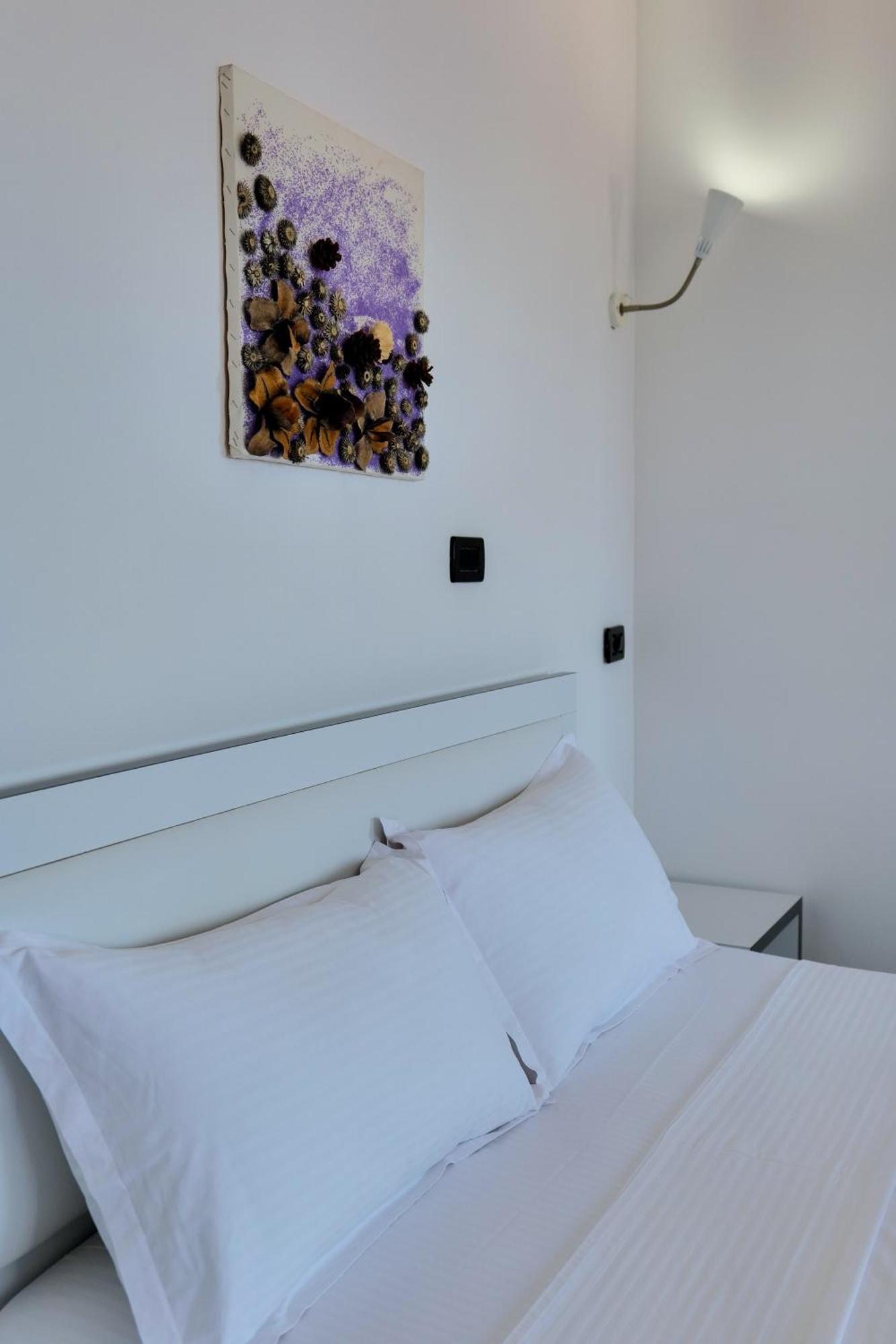 Deluxe Double Room with Balcony and Sea View