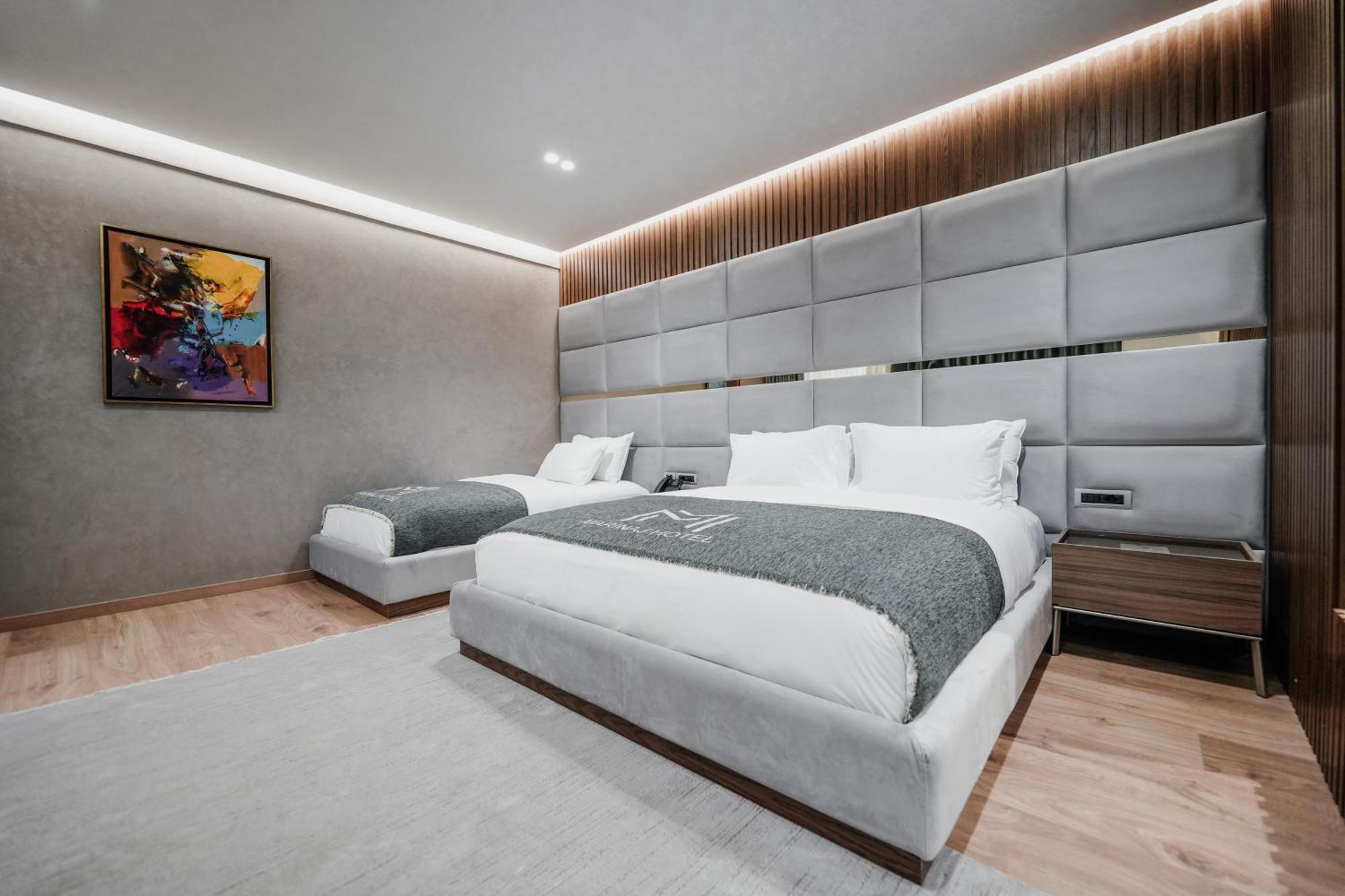 Deluxe Family Room