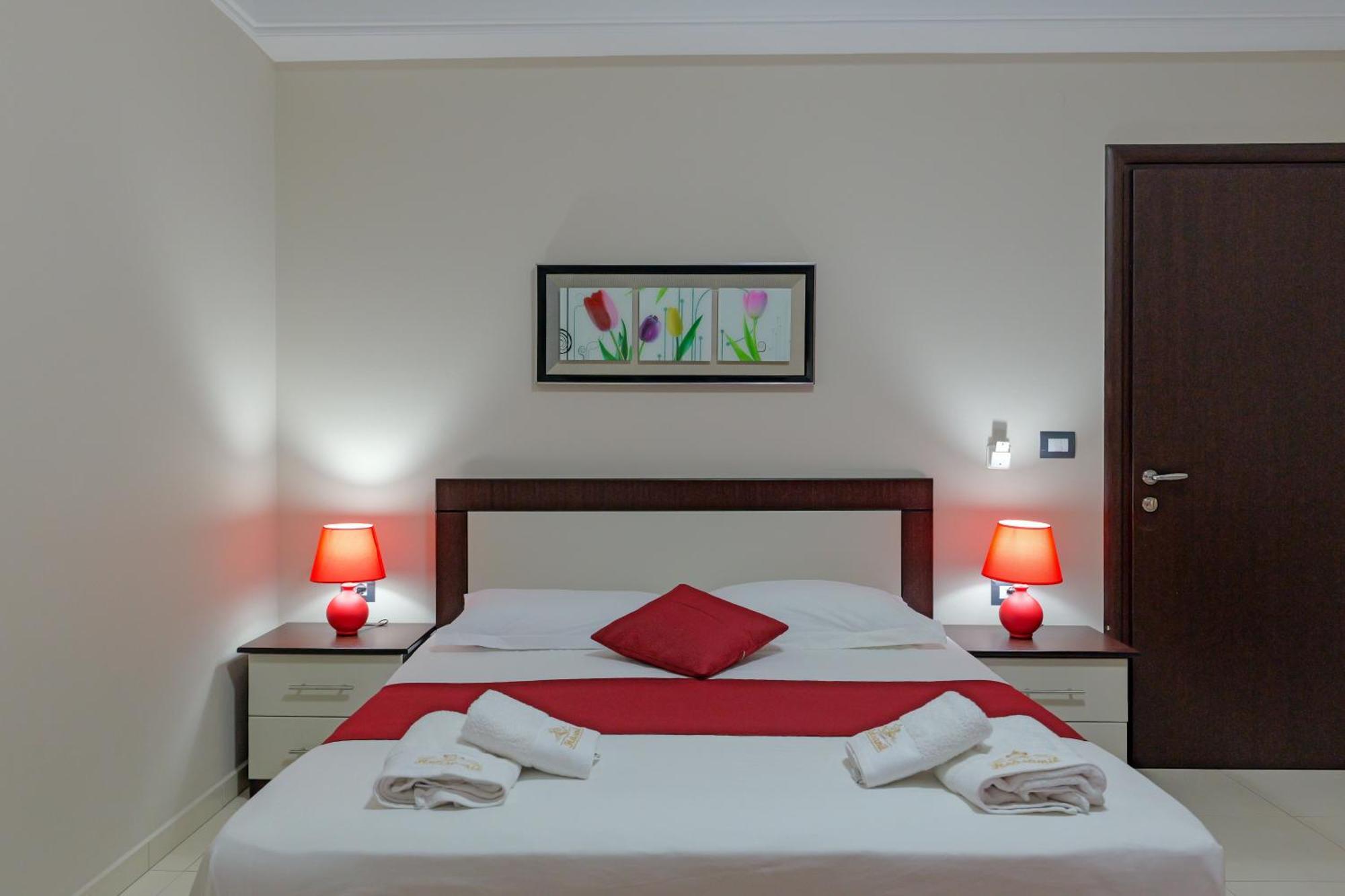 Doppelzimmer mit Balkon und Meerblick