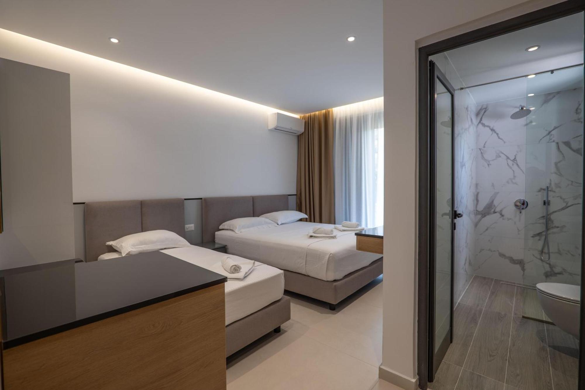Triple Room with Garden View
