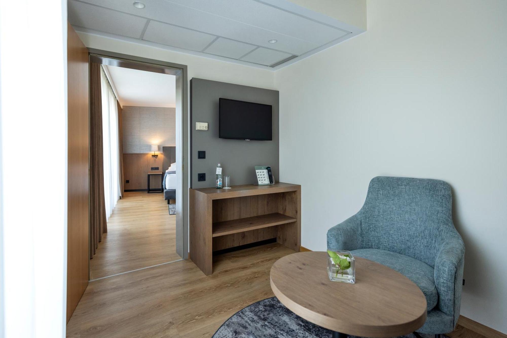 Junior Suite with City View