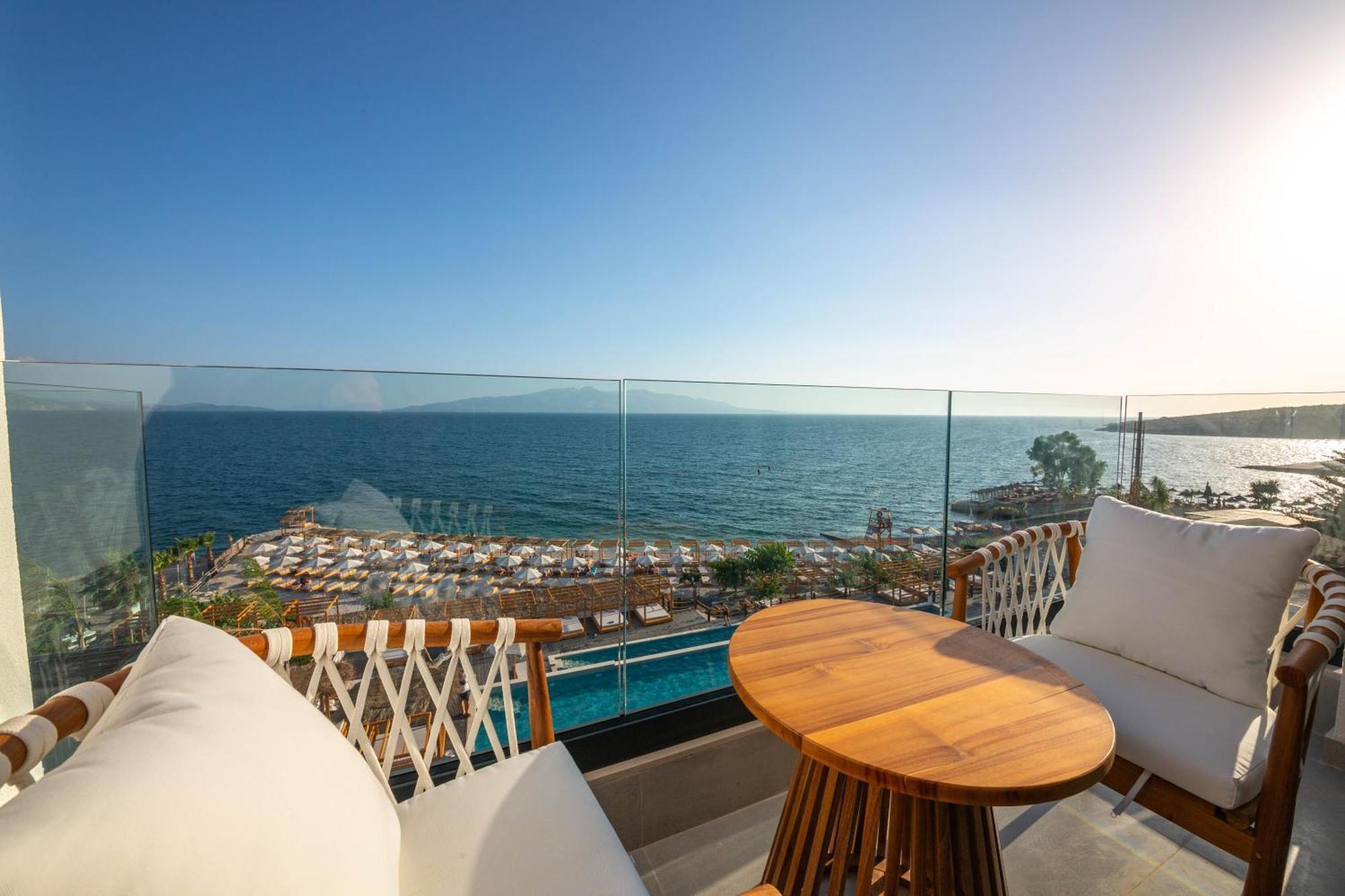 Suite mit Panoramablick auf das Meer und Badewanne