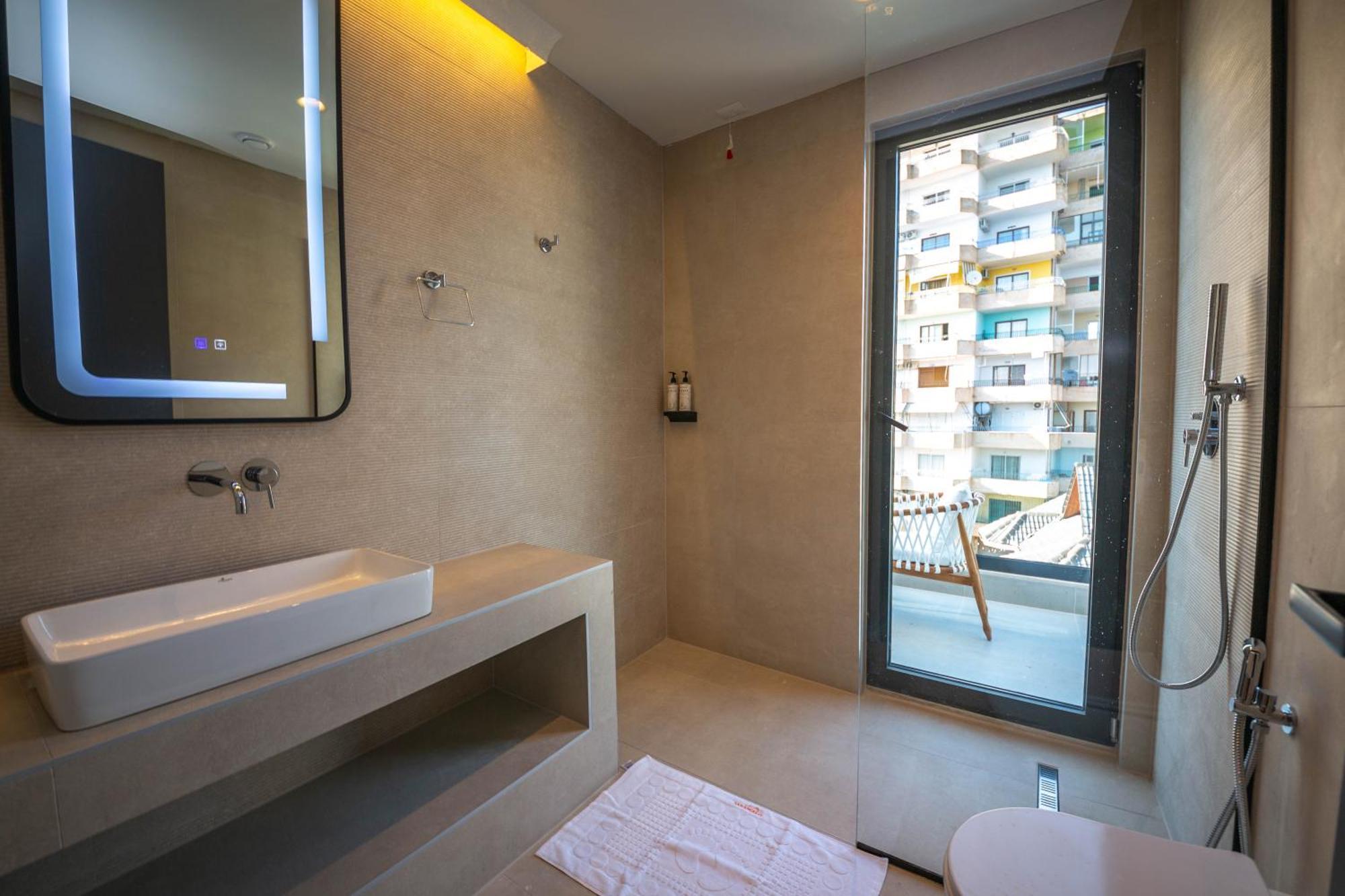 Junior Suite mit seitlichem Meerblick und Badewanne