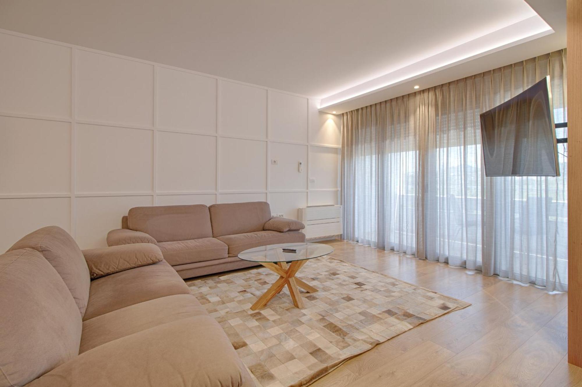 Two-Bedroom Apartment with Lake View