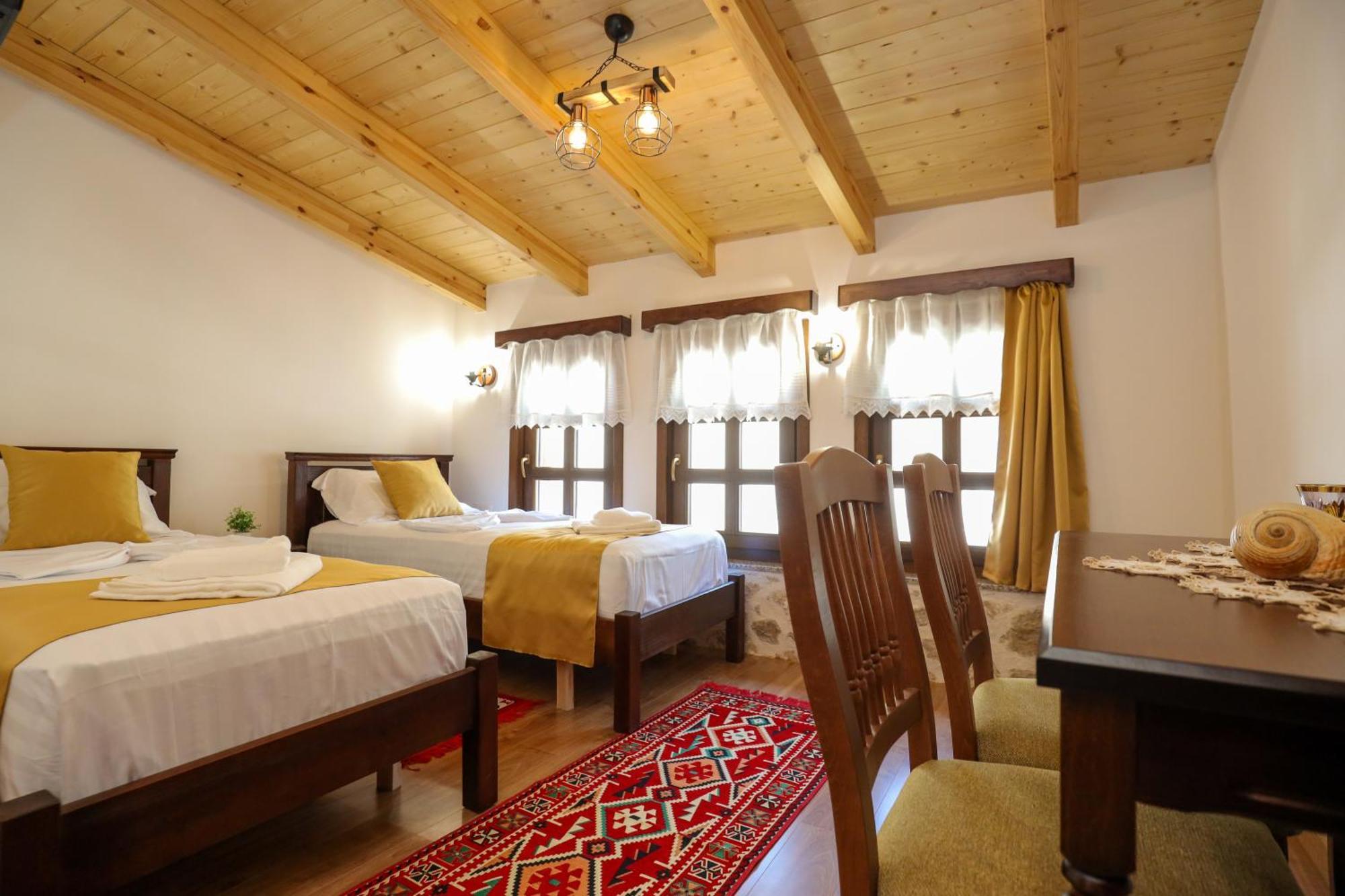 Deluxe Double or Twin Room with Mountain View