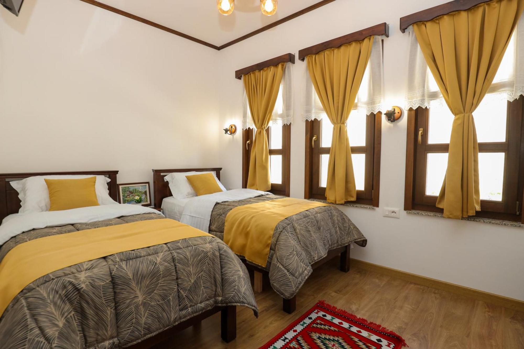 Deluxe Double or Twin Room with Garden View