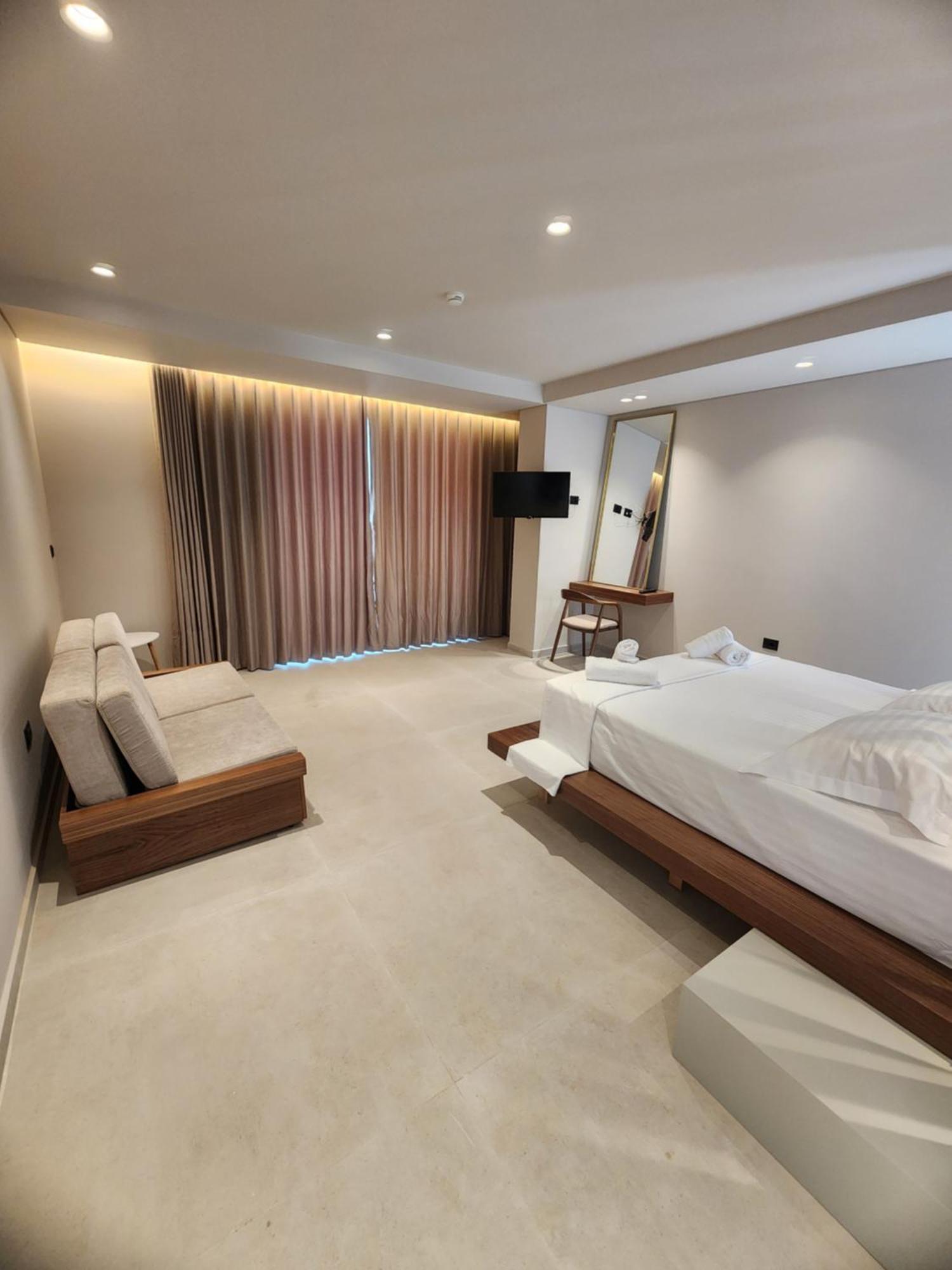 Suite mit Kingsize-Bett und Meerblick