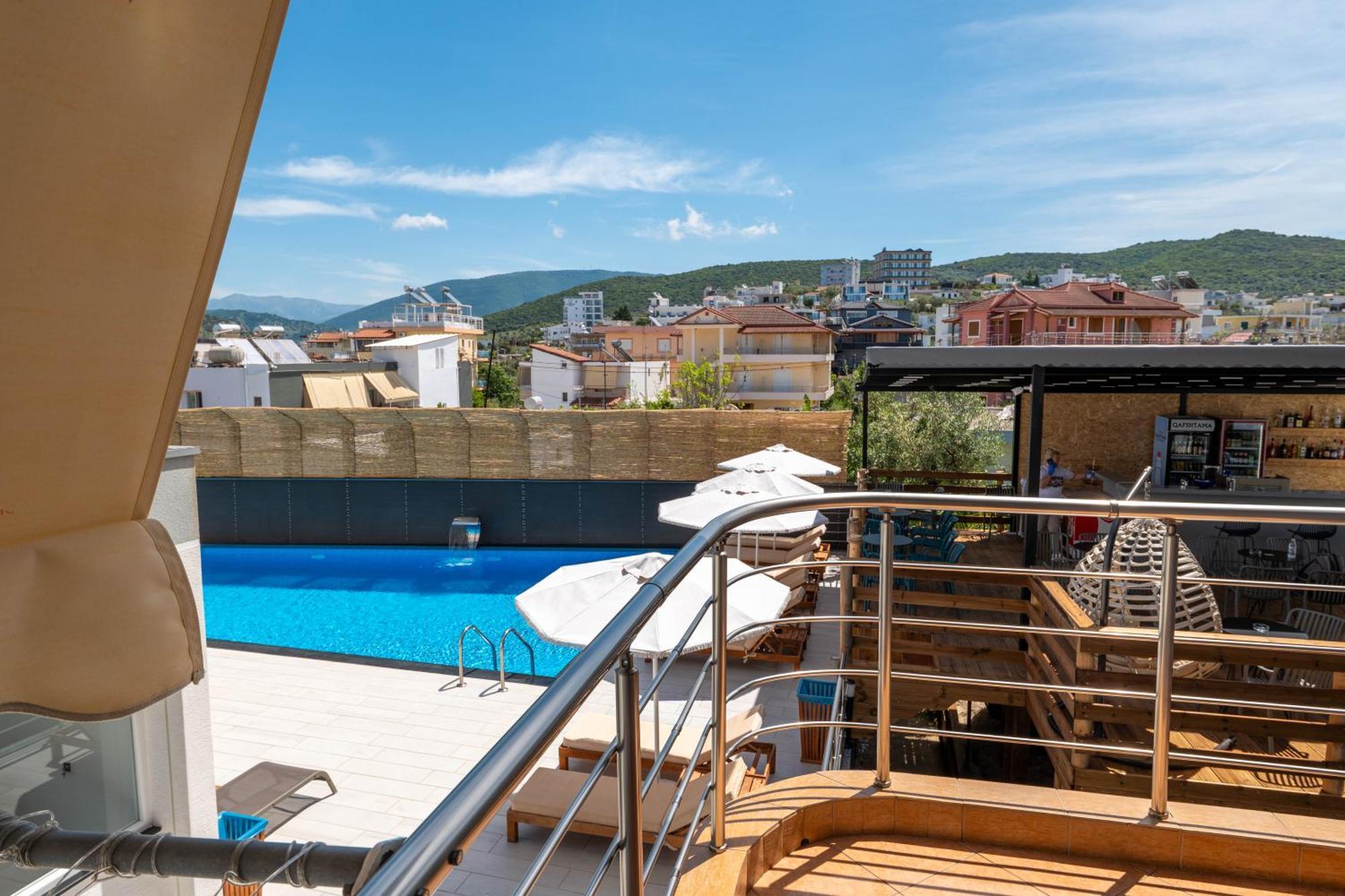 Appartamento con Vista Piscina