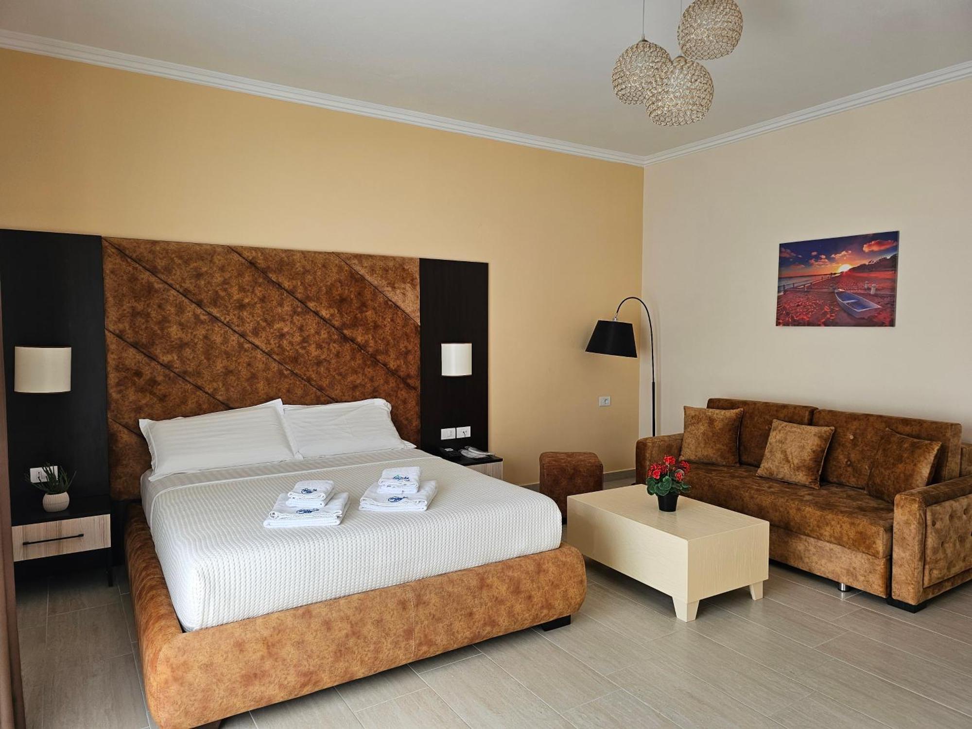 Deluxe Apartment