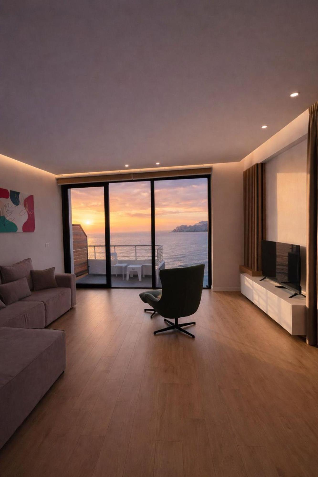 Suite with Balcony and Sea View
