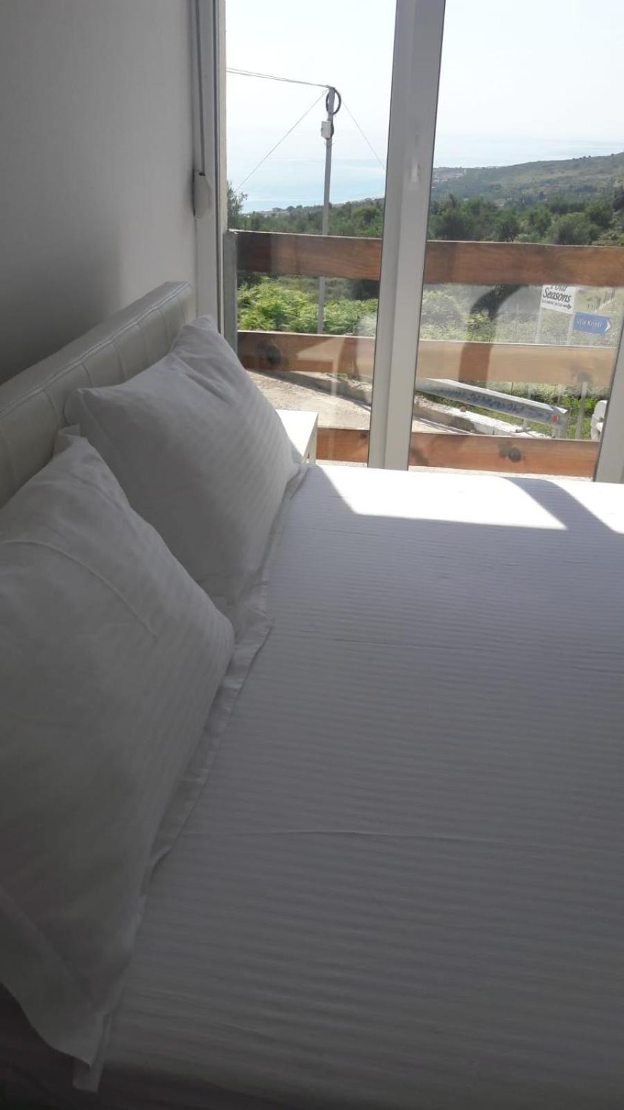 Appartamento con 2 Camere da Letto e Vista Mare