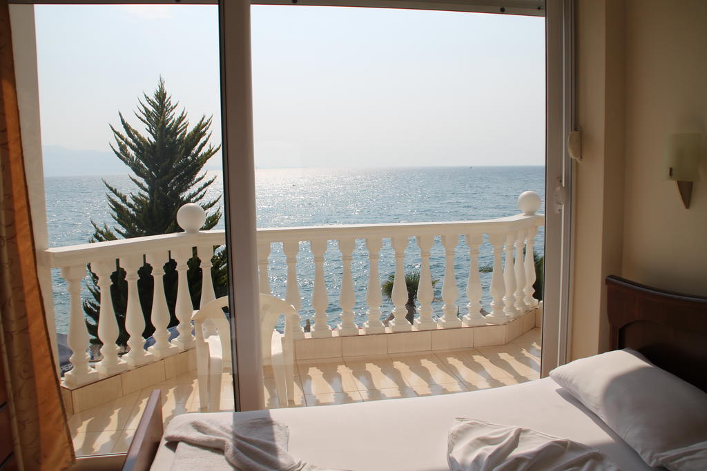 Triple Room with Balcony and Sea View