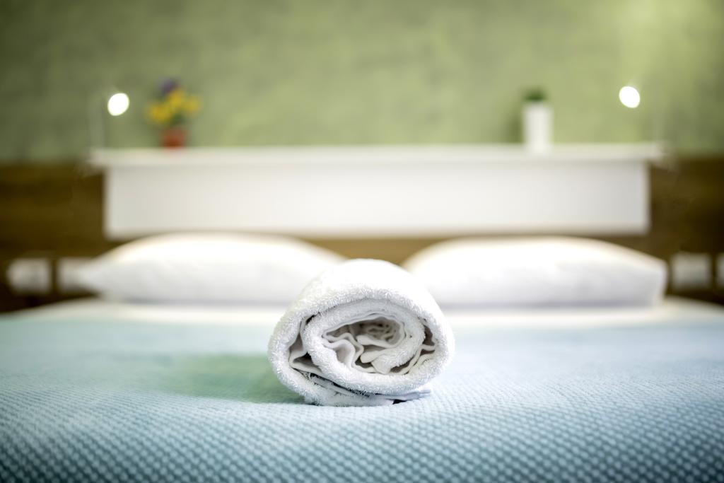 Dreibettzimmer mit Bad