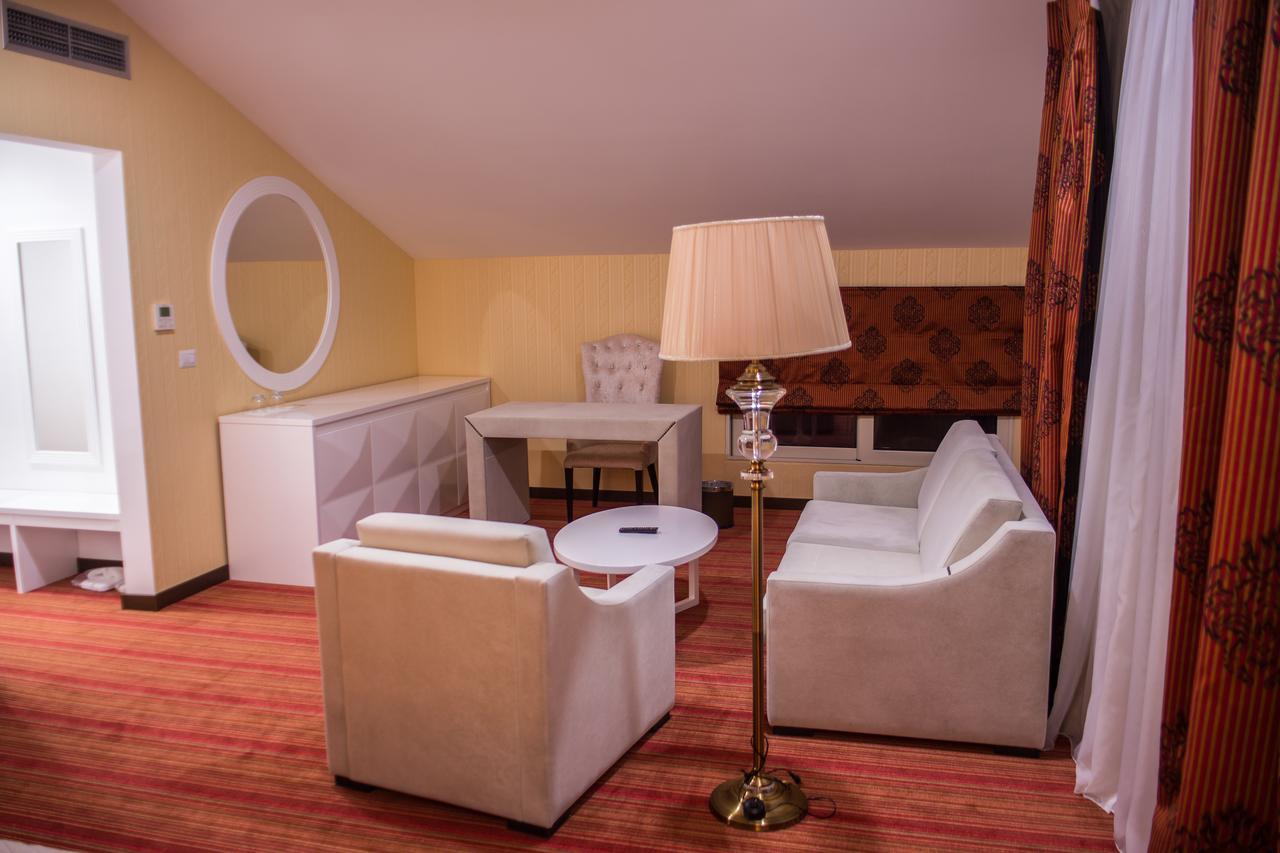 Deluxe Suite,516275961:JPEG