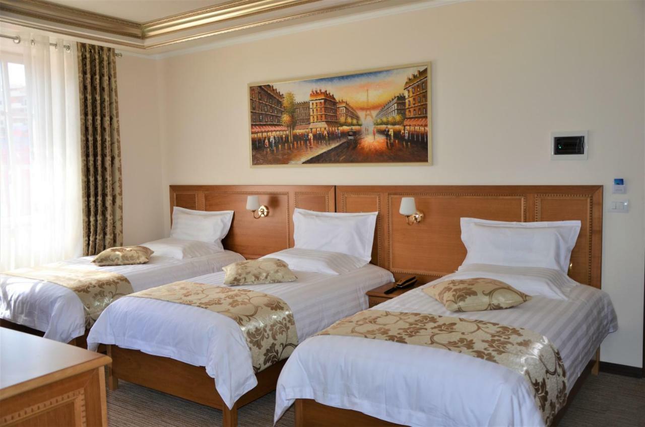 Triple Room,1357153022:JPEG