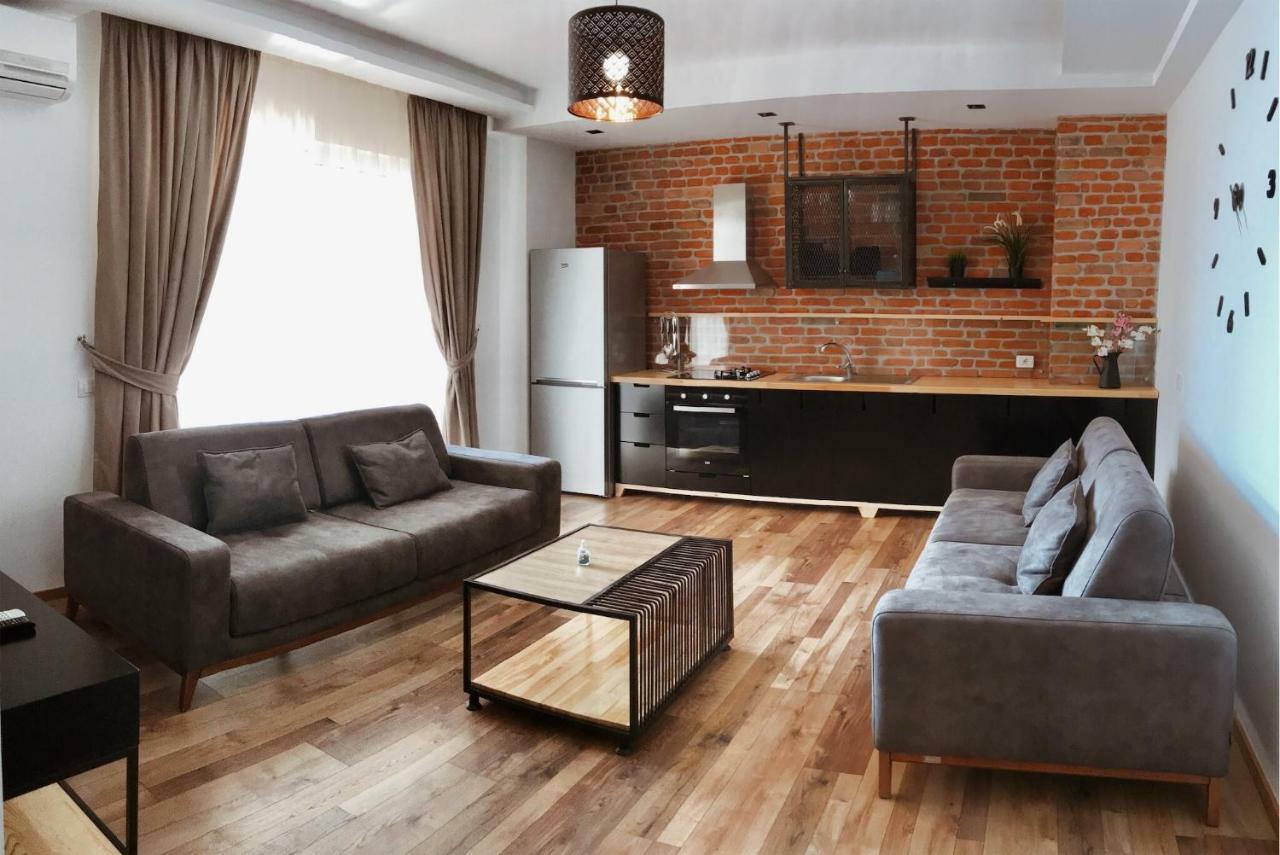 Appartamento con 2 Camere da Letto e con Vista Mare Parziale