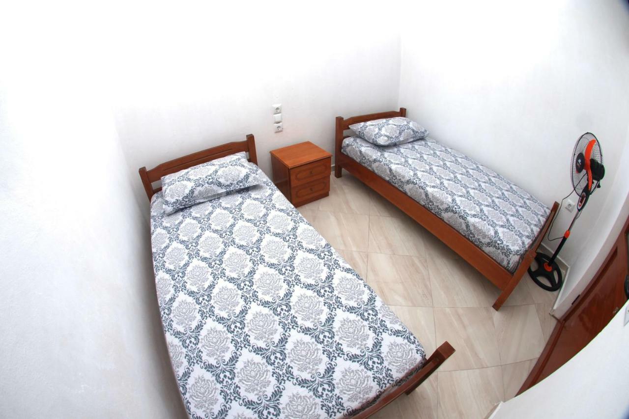 One-Bedroom Apartment,833146550:JPEG