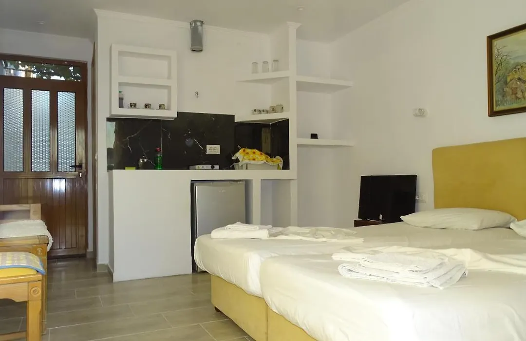 Petro'S Apartments-1