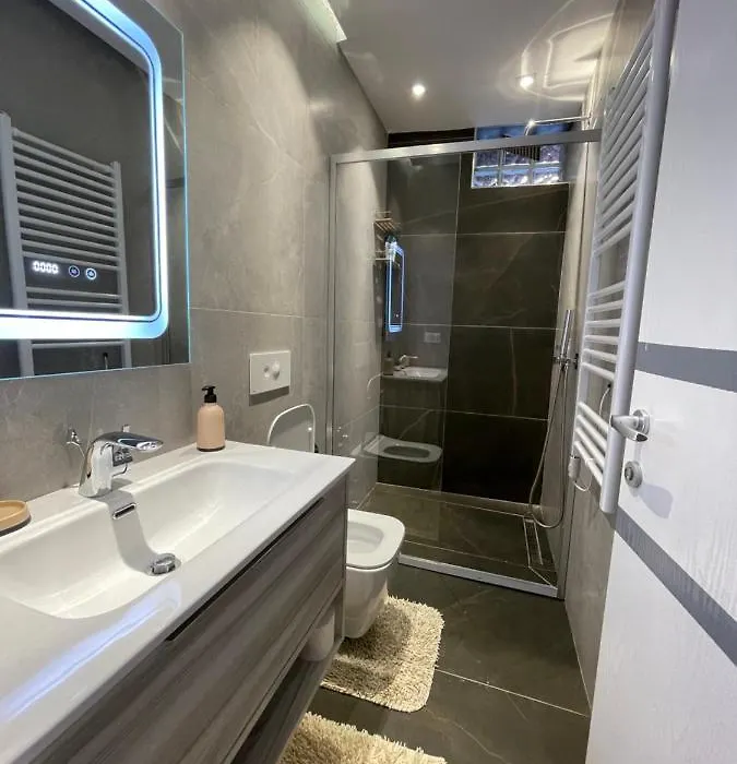 E&A Apartments Guesthouse-1