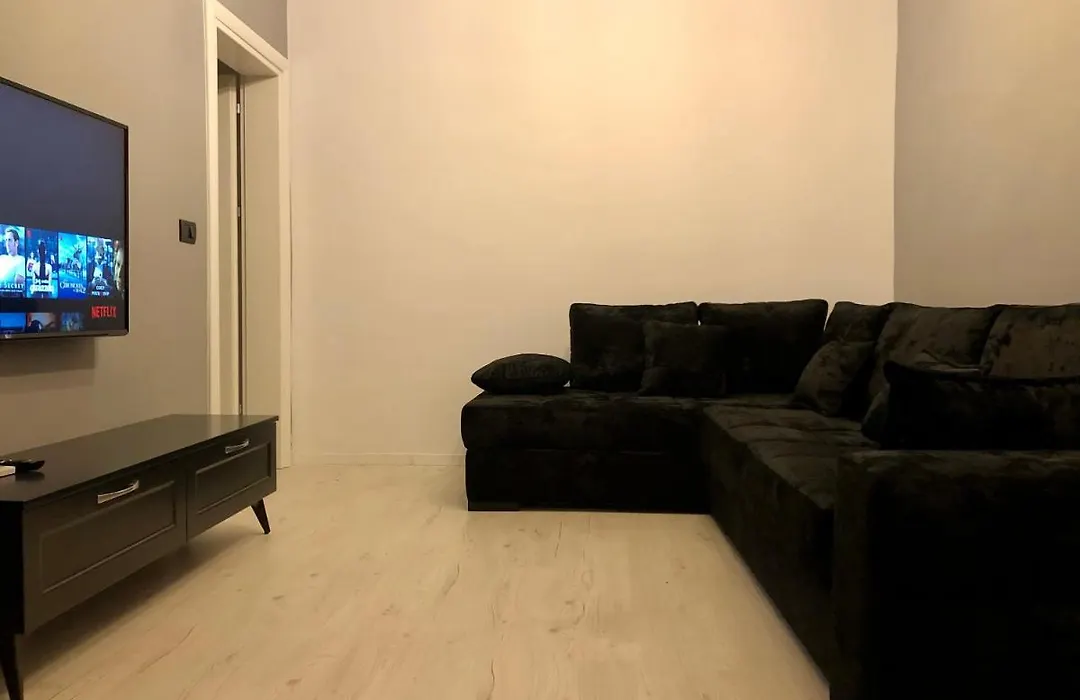 Nikki Apartments 3-1
