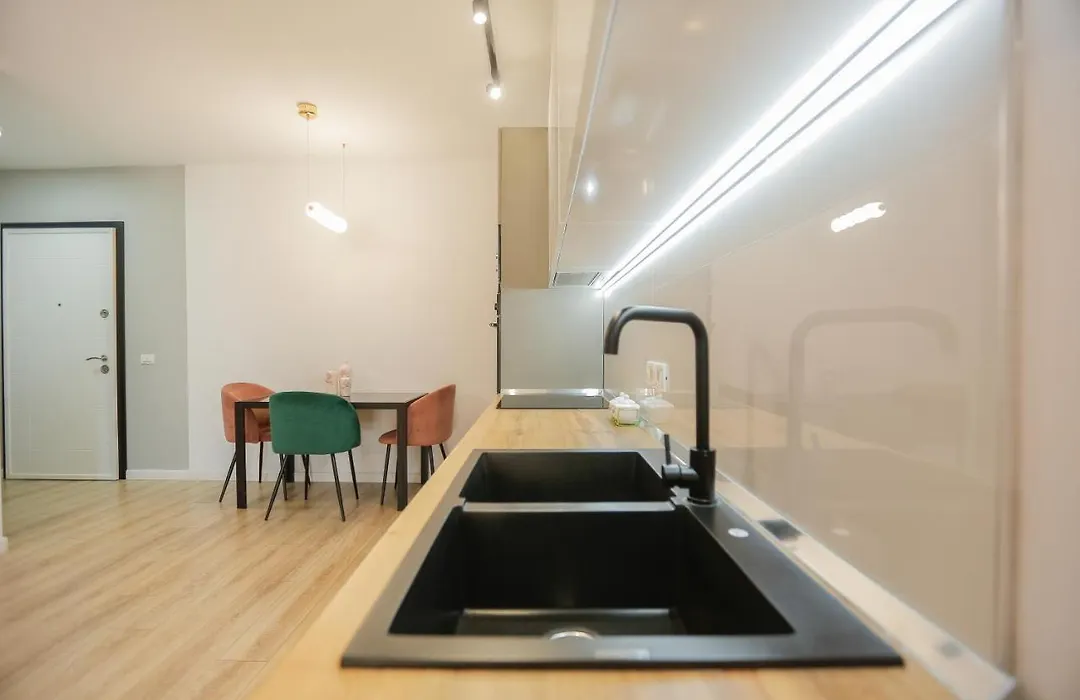 Miku Apartment-Spectacular 1Bd At Komuna E Parisit-1