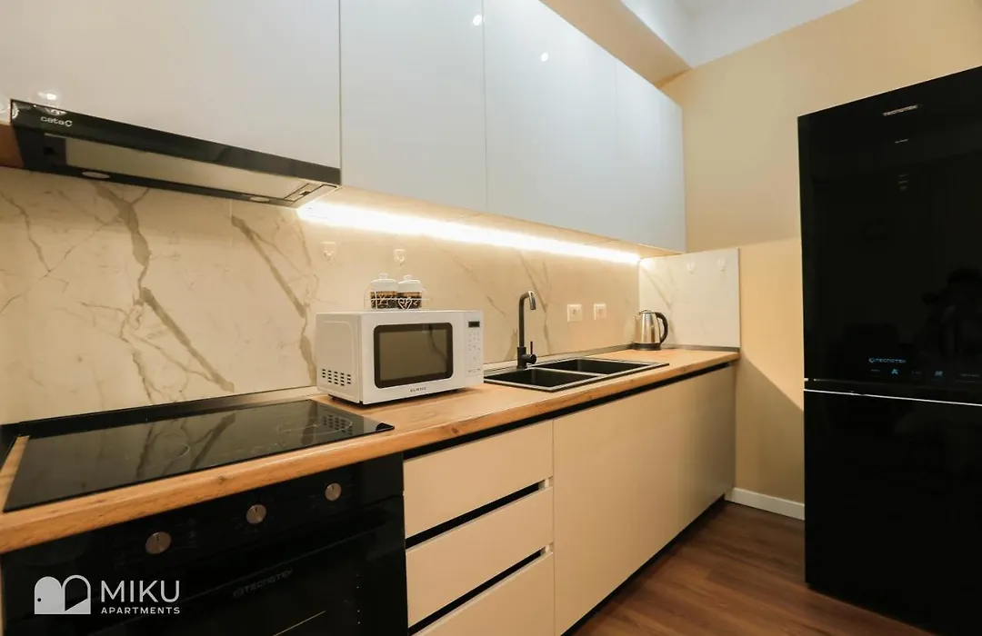 Miku Apartment - Perfect 1Bedroom At Komuna E Parisit-1