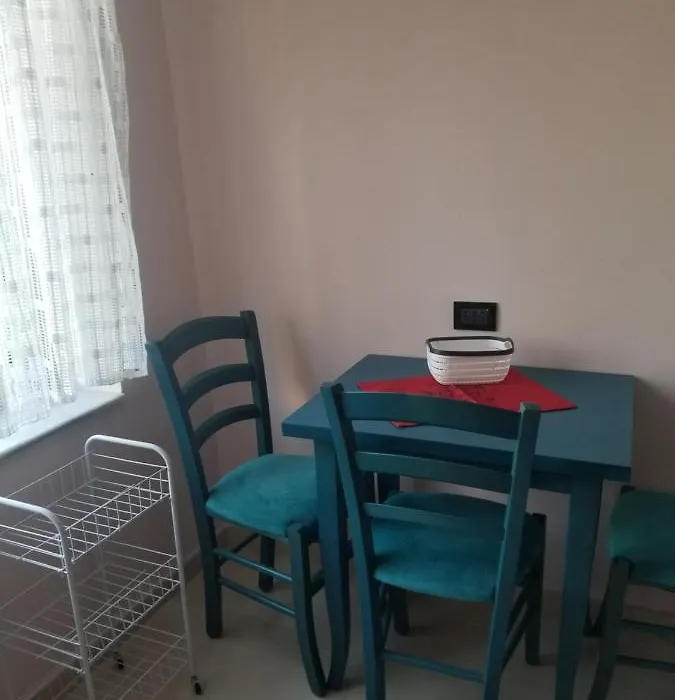 Sunny Apartment-1