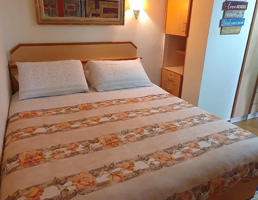 Apartment Sea View-1