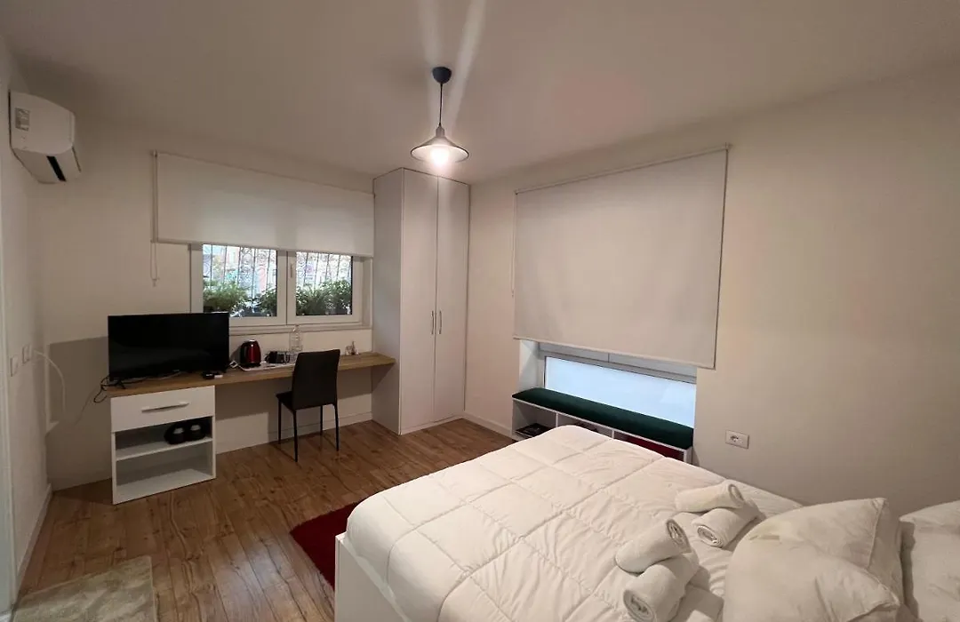 Grand Park & Bllok Area Rooms-1