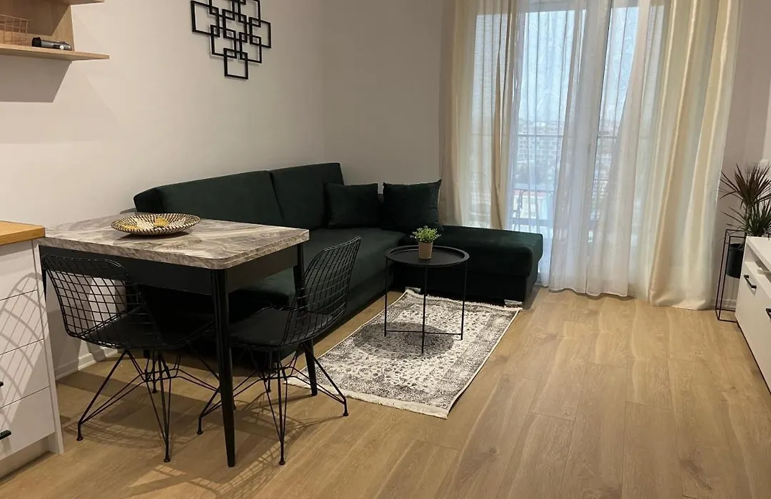 Comfy Nest Apartment- Free Parking-1
