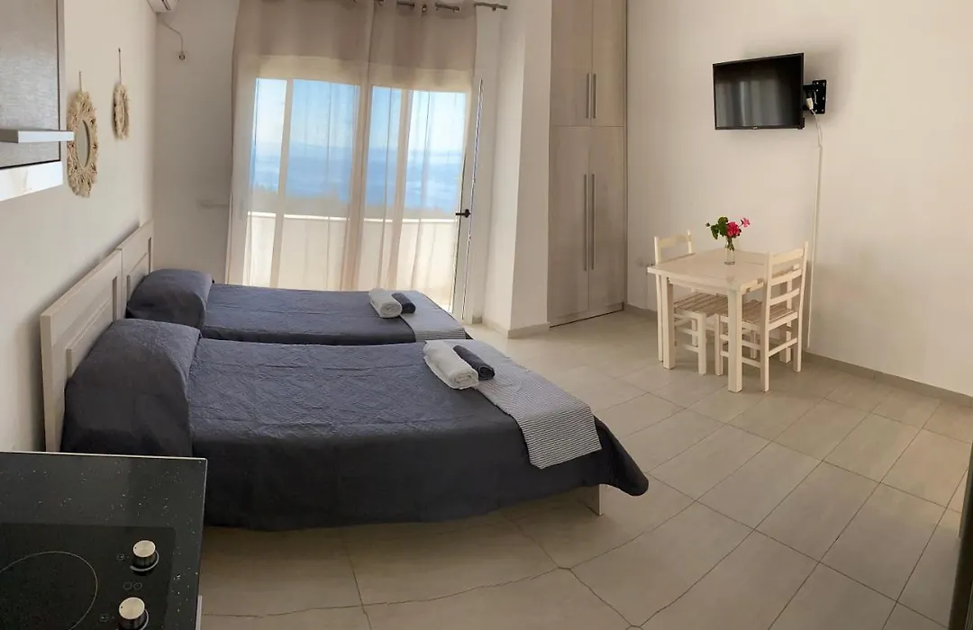 Dora'S Room-1