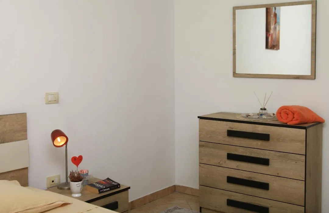 Beautiful Apartment At Port Side!-1