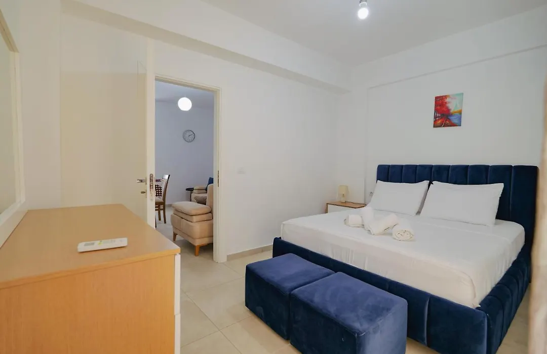 Lux Apartments 2-1