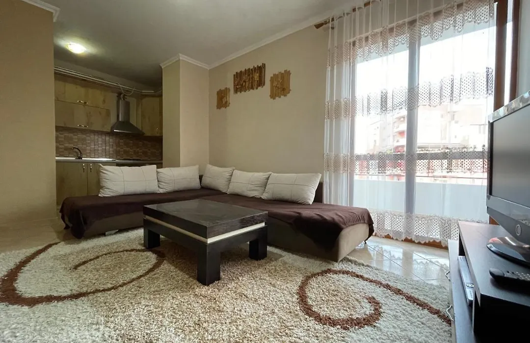 Private Rooms 2 - City & Mountain Views & Free Parking & Wifi-1