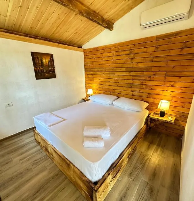 Sandri Country Inn-1